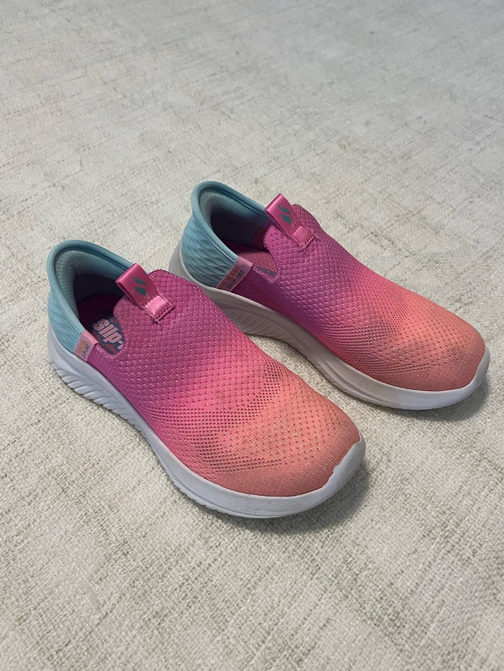 EUC: Girls Skechers Slip-ins Sneakers - Youth Size 3
